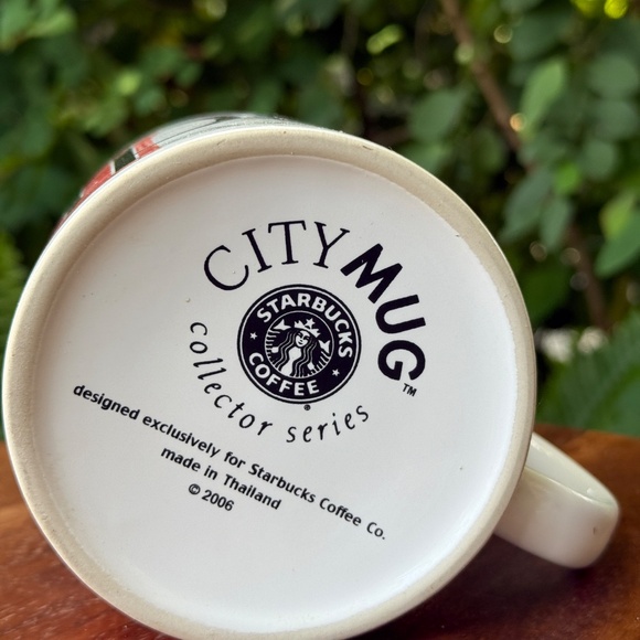 Starbucks Singapore City Mug - Picture 4 of 6